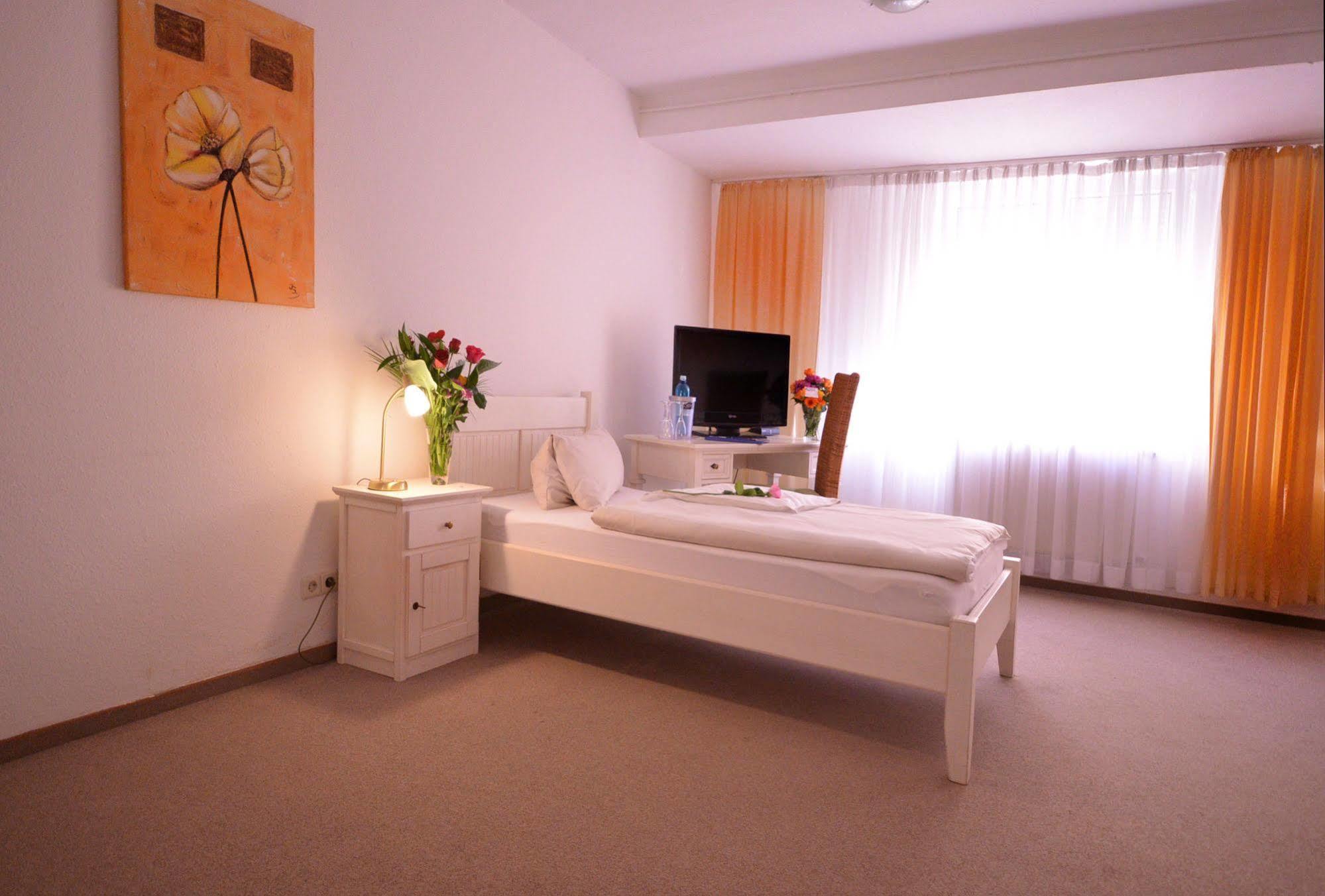 Alpha Hotel Garni Dietzenbach Exterior foto